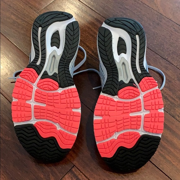 New balance sneakers - Picture 4 of 8